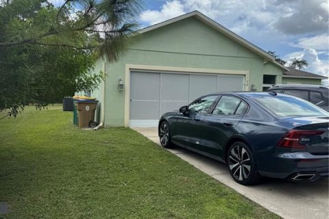 Casa en venta en Kissimmee, Florida, 3 dormitorios, 136.1 m2 № 1901943 - foto 2