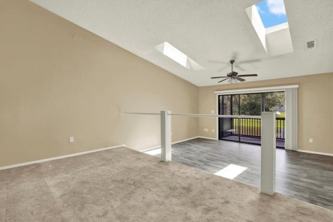 Condo in Pinellas Park, Florida, 2 bedrooms  № 1838473 - photo 9