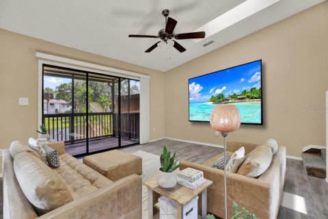 Condo in Pinellas Park, Florida, 2 bedrooms  № 1838473 - photo 3