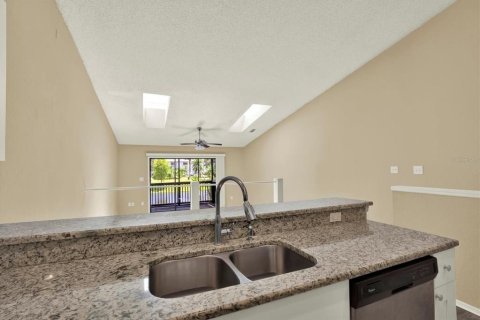 Condo in Pinellas Park, Florida, 2 bedrooms  № 1838473 - photo 8