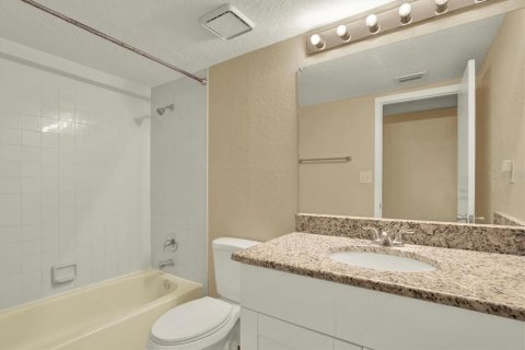 Condo in Pinellas Park, Florida, 2 bedrooms  № 1838473 - photo 18