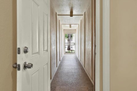 Condo in Pinellas Park, Florida, 2 bedrooms  № 1838473 - photo 20