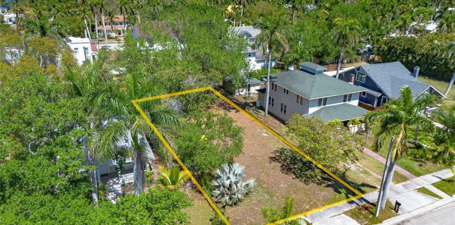 Land in Fort Myers, Florida № 1831261