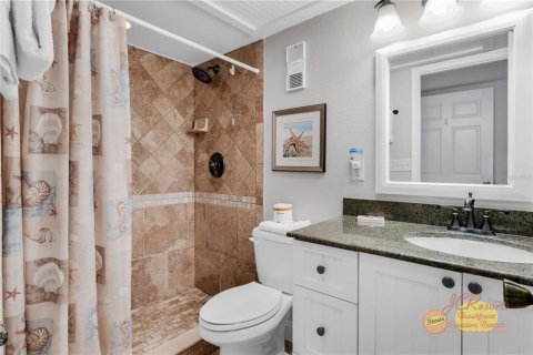 Condo in Indian Shores, Florida, 2 bedrooms  № 1832607 - photo 22