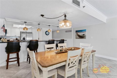Condo in Indian Shores, Florida, 2 bedrooms  № 1832607 - photo 12