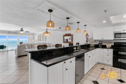 Condo in Indian Shores, Florida, 2 bedrooms  № 1832607 - photo 13