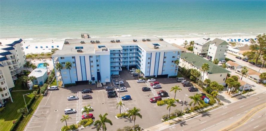 Condo in Indian Shores, Florida, 2 bedrooms  № 1832607