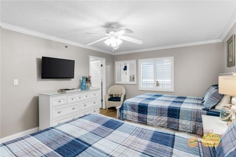 Condo in Indian Shores, Florida, 2 bedrooms  № 1832607 - photo 19