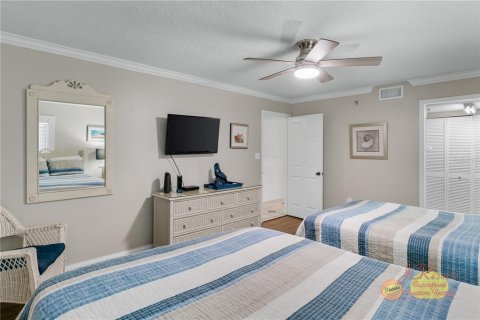 Condo in Indian Shores, Florida, 2 bedrooms  № 1832607 - photo 27