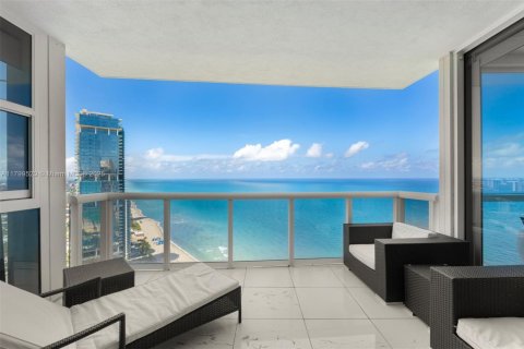Condo in Sunny Isles Beach, Florida, 3 bedrooms  № 1861646 - photo 25