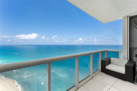 Condo in Sunny Isles Beach, Florida, 3 bedrooms  № 1861646 - photo 26