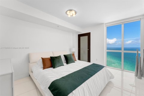 Condo in Sunny Isles Beach, Florida, 3 bedrooms  № 1861646 - photo 12