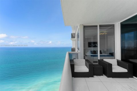 Condo in Sunny Isles Beach, Florida, 3 bedrooms  № 1861646 - photo 29