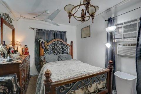 House in Fort Lauderdale, Florida 5 bedrooms, 162.02 sq.m. № 2021934 - photo 22