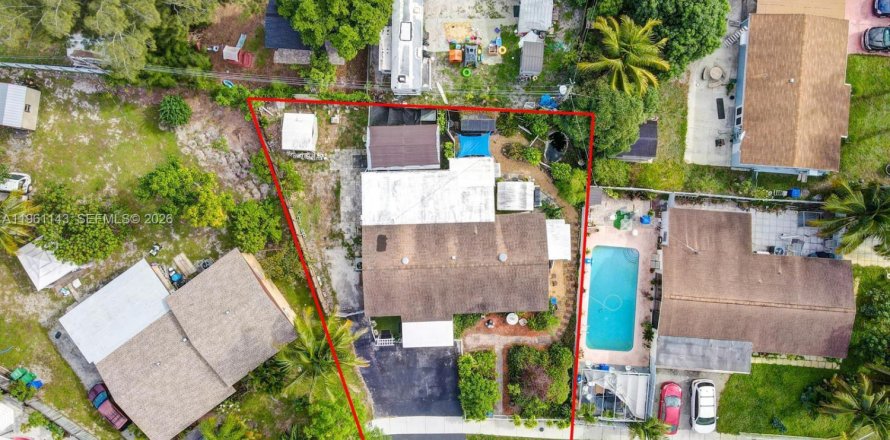 House in Fort Lauderdale, Florida 5 bedrooms, 162.02 sq.m. № 2021934