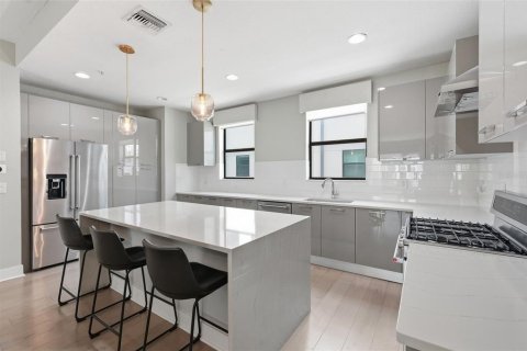 Touwnhouse à vendre à Tampa, Floride: 3 chambres, 172.33 m2 № 2226178 - photo 28