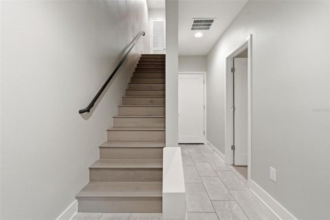Touwnhouse à vendre à Tampa, Floride: 3 chambres, 172.33 m2 № 2226178 - photo 5