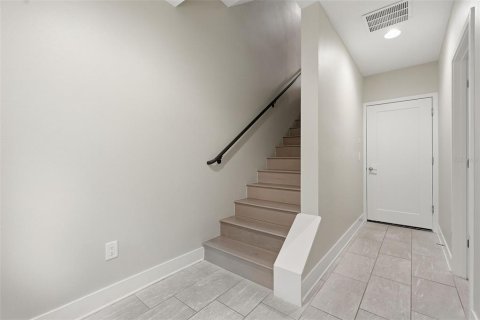 Touwnhouse à vendre à Tampa, Floride: 3 chambres, 172.33 m2 № 2226178 - photo 6