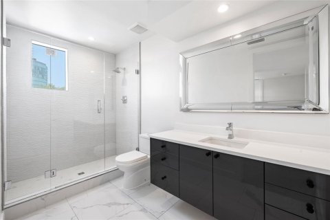 Adosado en venta en Tampa, Florida, 3 dormitorios, 307.32 m2 № 2259100 - foto 24