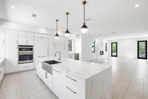 Adosado en venta en Tampa, Florida, 3 dormitorios, 307.32 m2 № 2259100 - foto 10