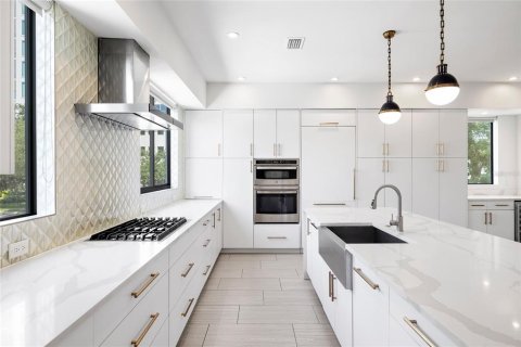 Adosado en venta en Tampa, Florida, 3 dormitorios, 307.32 m2 № 2259100 - foto 11