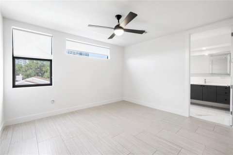 Adosado en venta en Tampa, Florida, 3 dormitorios, 307.32 m2 № 2259100 - foto 25