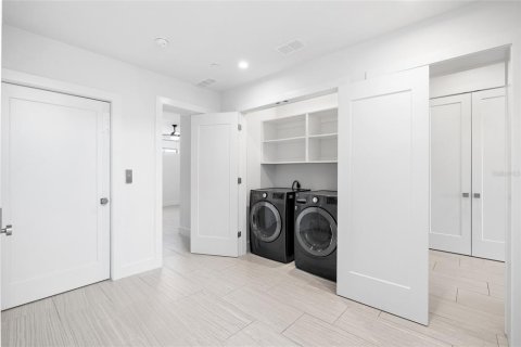 Adosado en venta en Tampa, Florida, 3 dormitorios, 307.32 m2 № 2259100 - foto 19