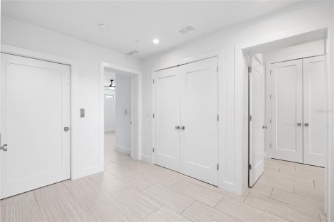 Adosado en venta en Tampa, Florida, 3 dormitorios, 307.32 m2 № 2259100 - foto 20