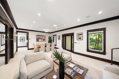 House in Coral Gables, Florida 3 bedrooms, 197.05 sq.m. № 1830912 - photo 6