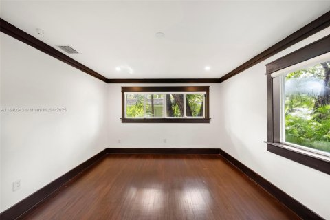 House in Coral Gables, Florida 3 bedrooms, 197.05 sq.m. № 1830912 - photo 21