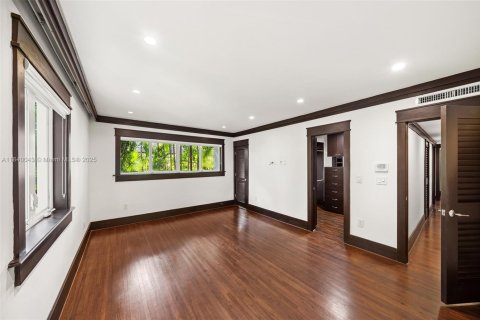 House in Coral Gables, Florida 3 bedrooms, 197.05 sq.m. № 1830912 - photo 27