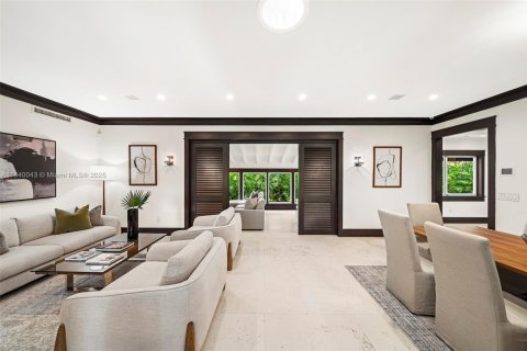 House in Coral Gables, Florida 3 bedrooms, 197.05 sq.m. № 1830912 - photo 4