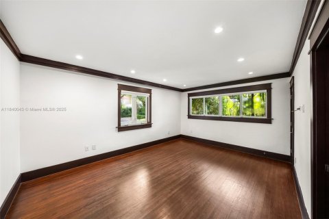 House in Coral Gables, Florida 3 bedrooms, 197.05 sq.m. № 1830912 - photo 26