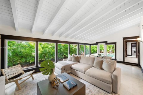 House in Coral Gables, Florida 3 bedrooms, 197.05 sq.m. № 1830912 - photo 17