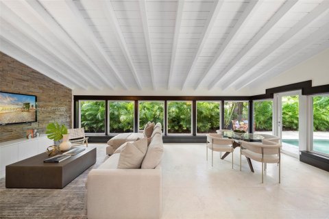 House in Coral Gables, Florida 3 bedrooms, 197.05 sq.m. № 1830912 - photo 14