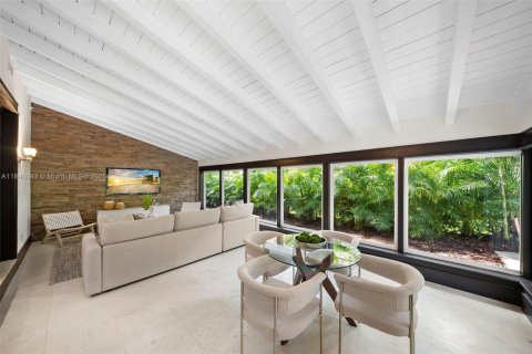 House in Coral Gables, Florida 3 bedrooms, 197.05 sq.m. № 1830912 - photo 19