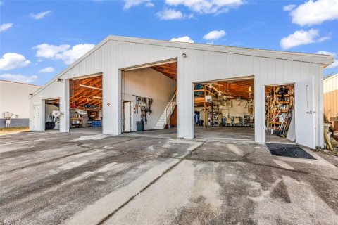 Commercial property in Punta Gorda, Florida 222.97 sq.m. № 2127019 - photo 19