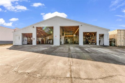 Commercial property in Punta Gorda, Florida 222.97 sq.m. № 2127019 - photo 3