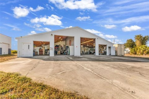 Commercial property in Punta Gorda, Florida 222.97 sq.m. № 2127019 - photo 20