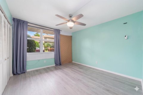 Condo in Pompano Beach, Florida, 2 bedrooms № 2250649 - photo 9