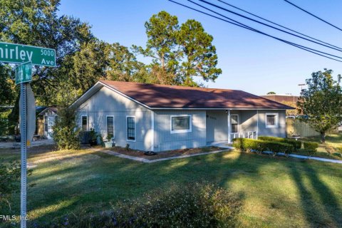House in Jacksonville, Florida 4 bedrooms, 243.87 sq.m. № 832071 - photo 1