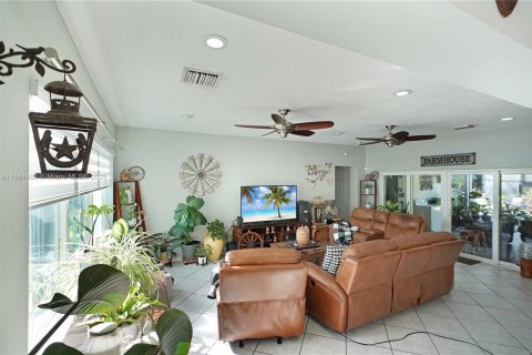 Villa ou maison à vendre à Homestead, Floride: 4 chambres, 193.98 m2 № 1893289 - photo 20
