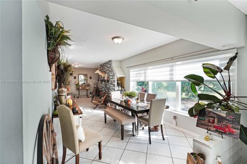 Villa ou maison à vendre à Homestead, Floride: 4 chambres, 193.98 m2 № 1893289 - photo 17