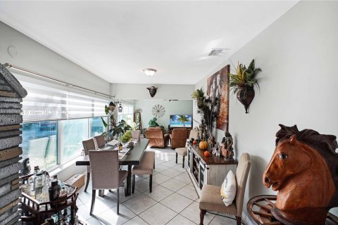 Villa ou maison à vendre à Homestead, Floride: 4 chambres, 193.98 m2 № 1893289 - photo 16