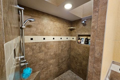 Купить кондоминиум в Трежер-Айленд, Флорида 10 комнат, 162.58м2, № 1556422 - фото 30