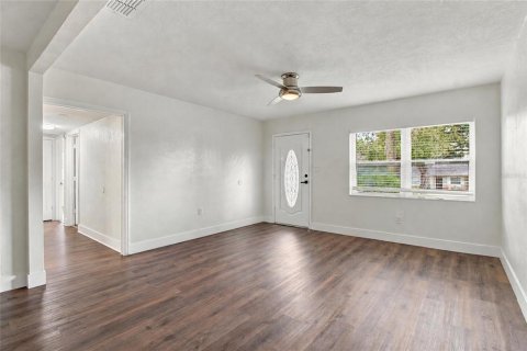 Villa ou maison à vendre à Tampa, Floride: 4 chambres, 167.78 m2 № 2425304 - photo 5