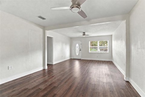 Villa ou maison à vendre à Tampa, Floride: 4 chambres, 167.78 m2 № 2425304 - photo 7