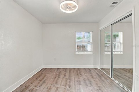 Villa ou maison à vendre à Tampa, Floride: 4 chambres, 167.78 m2 № 2425304 - photo 14