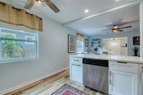 Villa ou maison à vendre à Saint Petersburg, Floride: 2 chambres, 72.84 m2 № 1914080 - photo 21