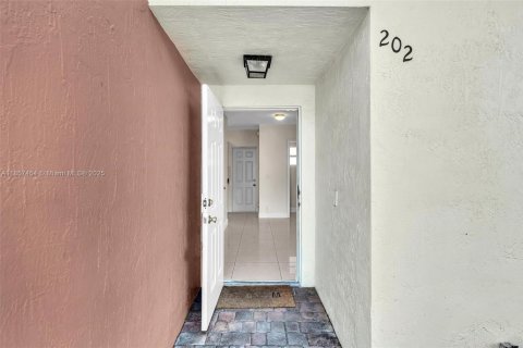 Propiedad comercial en venta en Fort Lauderdale, Florida № 1882134 - foto 6